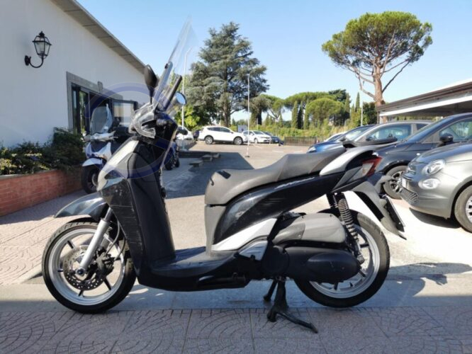 Annunci 2 Ruote HONDA SH 300
