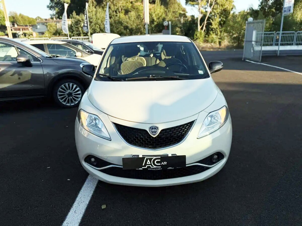 LANCIA Ypsilon 2016