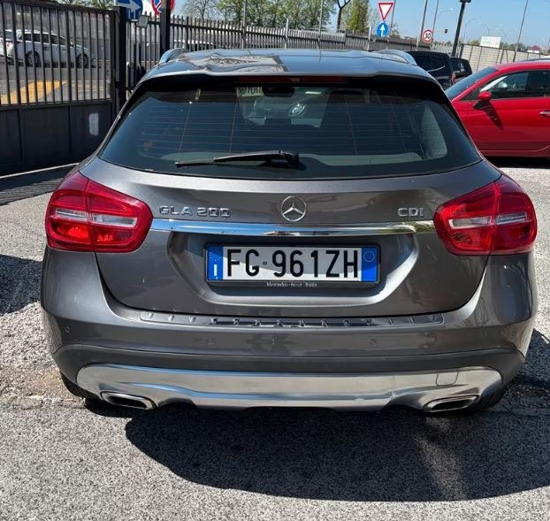 Mercedes-Benz GLA SUV 2015