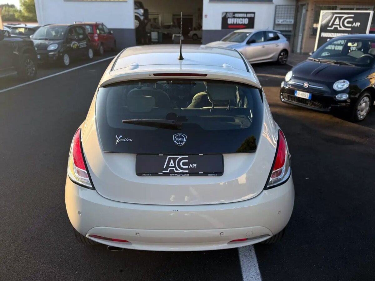 LANCIA Ypsilon 2016