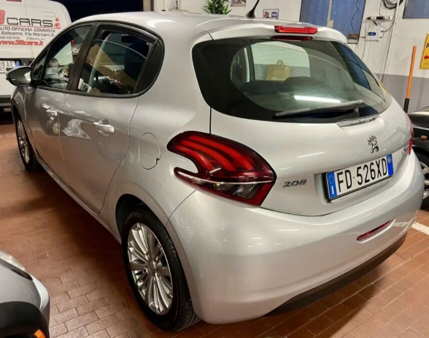 Peugeot 208 2016