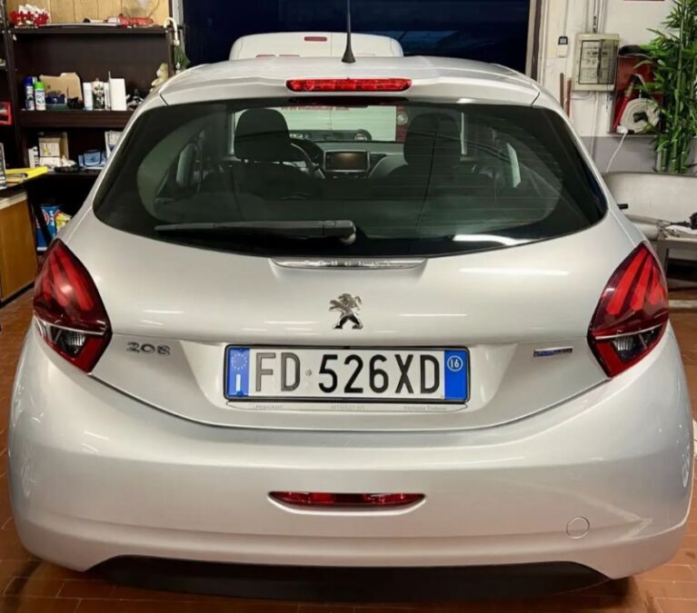 Peugeot 208 2016