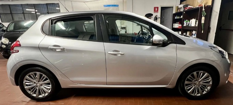 Peugeot 208 2016